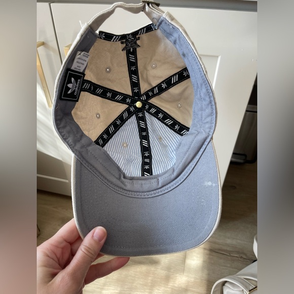 Adidas hat - Picture 4 of 5